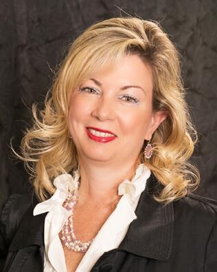 Headshot of Kellye Coltharp