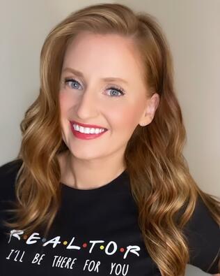 Headshot of Cassy Adkins