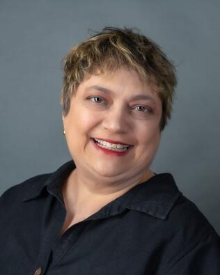 Headshot of Francy Caprino