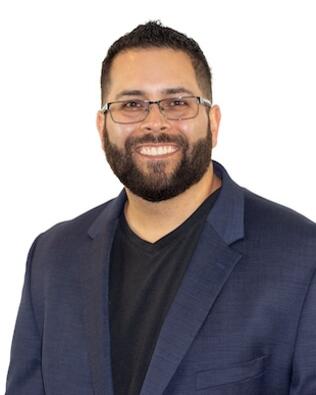 Headshot of Axel Zuniga