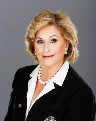 Headshot of Acela Guerra