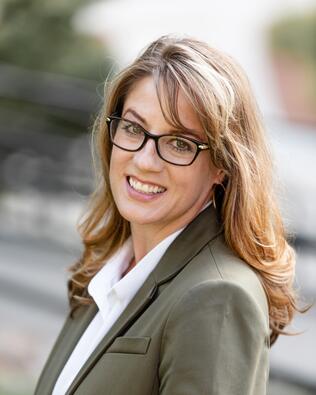 Headshot of Jennie Hendricks