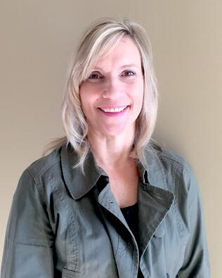 Headshot of Shelly Mason