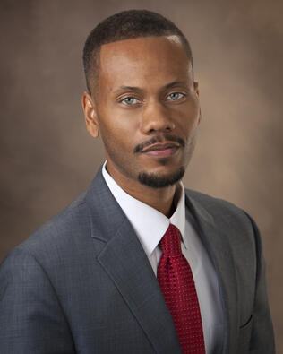 Headshot of Justin Campbell