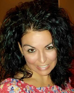 Headshot of Jennifer Hilla-Josefowicz