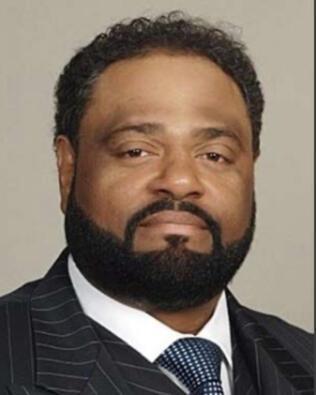 Headshot of Larry Shaw