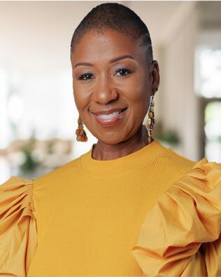 Headshot of Traci Leath