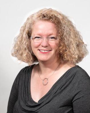 Headshot of Jennifer Gunderson