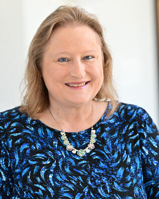Headshot of Rhonda Clark