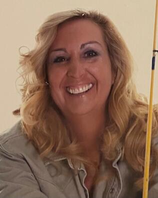 Headshot of Lisa Roberts