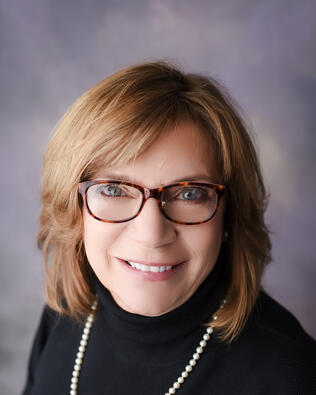 Headshot of Christine Paolicelli