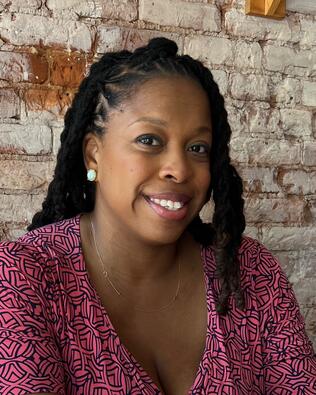 Headshot of Christine VanHorne