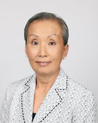 Headshot of Eunjoo Farley