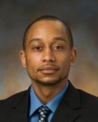 Headshot of Vincent Simms