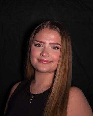 Headshot of Hailey Curtis
