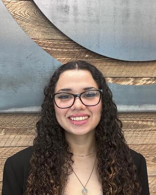Headshot of Darla Becerra