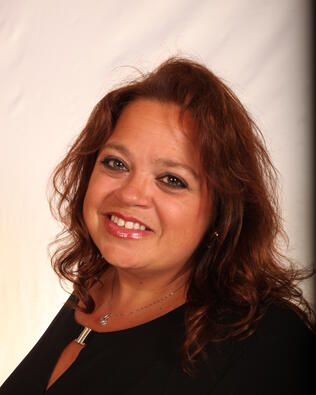 Headshot of Lorie Kollar