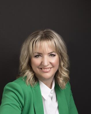 Headshot of Amanda Troxler