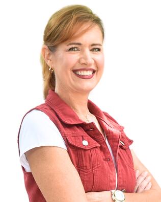 Headshot of Molly Zettel