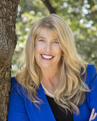 Headshot of Lisa Rosecrantz