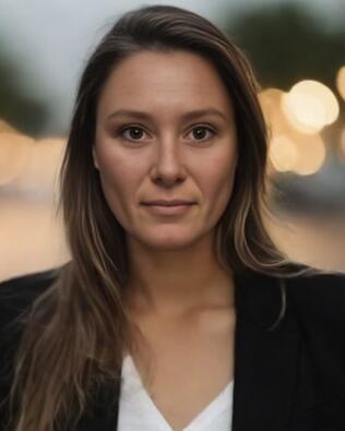 Headshot of Salena Worthem