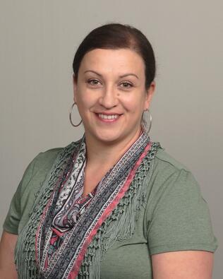 Headshot of Isabel Claro