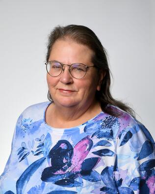 Headshot of Kay Newsom