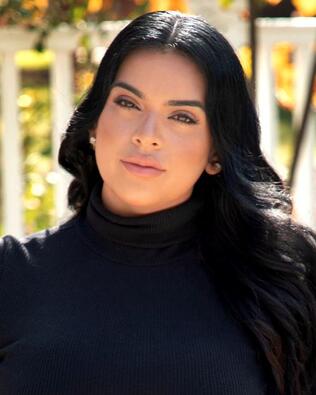 Headshot of Cynthia Proa