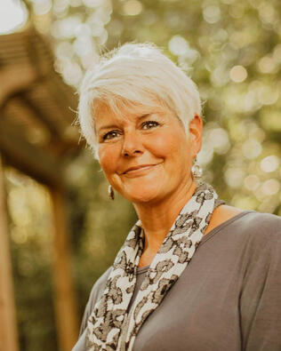 Headshot of Heidi Molle