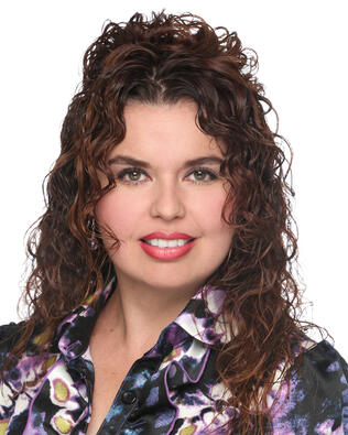 Headshot of Lety Reyes