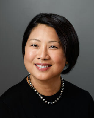 Headshot of Jeanie Shin