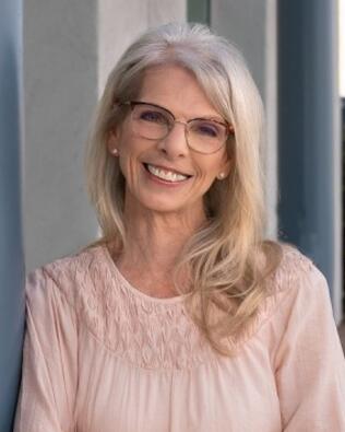 Headshot of Cynthia Carlsen
