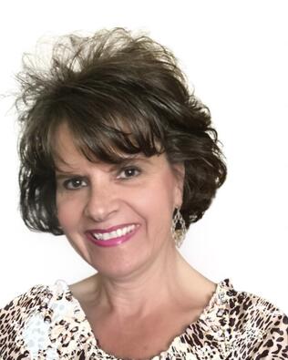 Headshot of Lisa Hodge