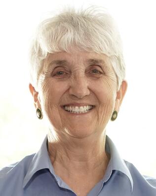 Headshot of Leslie Martel