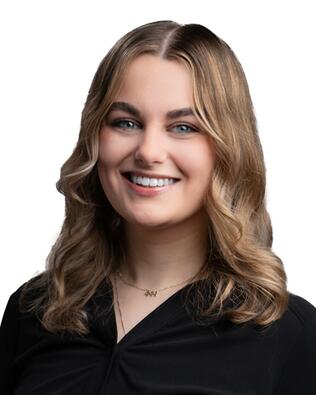 Headshot of Chloe Cournyer