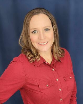 Headshot of Kristi Tausch