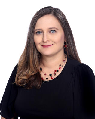 Headshot of Jennifer Zakrzewski