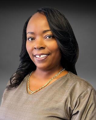 Headshot of Michelle McElwee