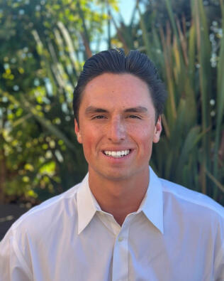 Headshot of Matthew Regan