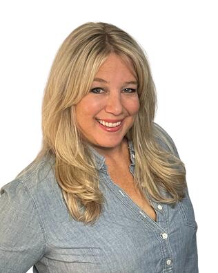 Headshot of Jeana Oliva