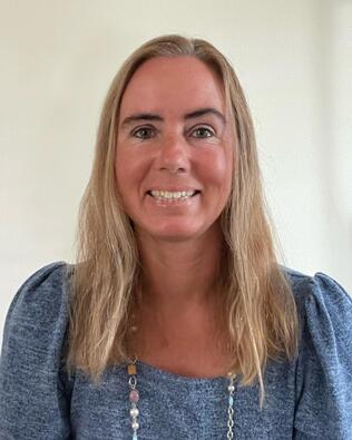 Headshot of Kelly Koczkur