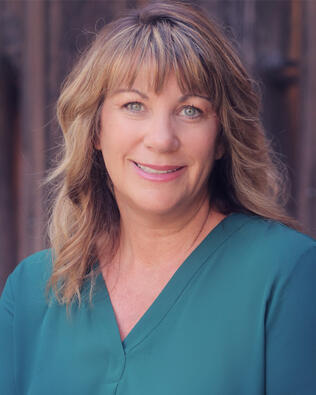 Headshot of Erica Nenno