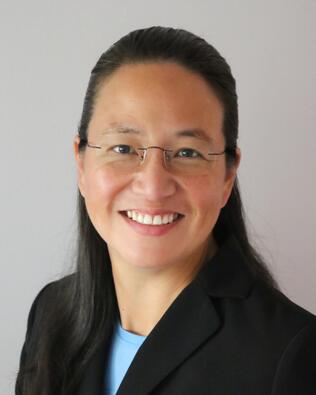 Headshot of Tracy Hayes