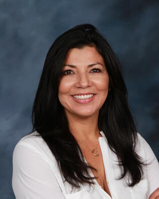 Headshot of Cecilia Mota