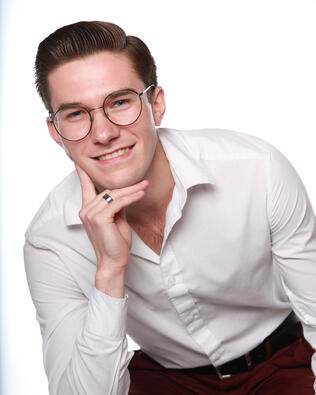 Headshot of Zach Swislosky