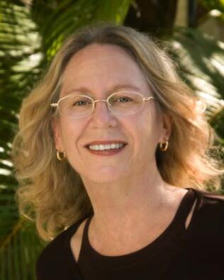 Headshot of Linda Perloff
