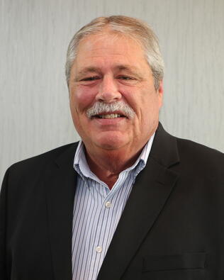 Headshot of Doug Dahlen
