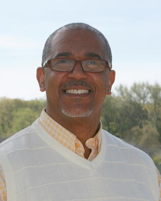 Headshot of Tony Smith