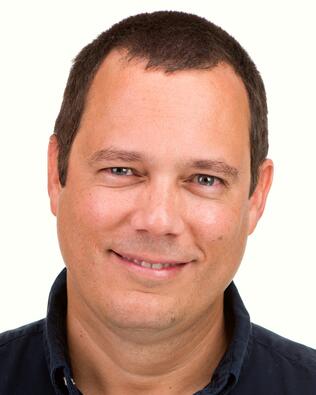 Headshot of Andres Frontado