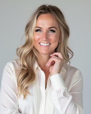 Headshot of Ashley Bacon